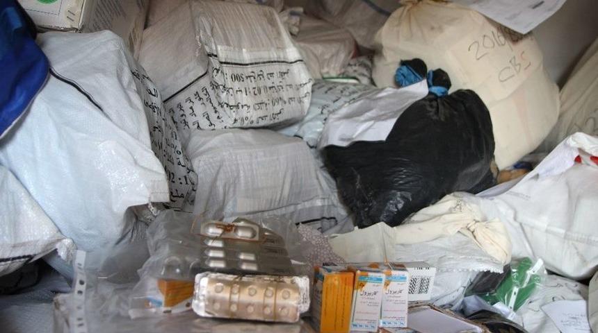 Van&rsquo;da 49 Bin 467 Paket Ka&ccedil;ak Hap Ve İla&ccedil; Ele Ge&ccedil;irdi