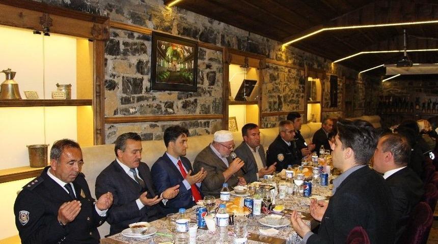 Başkan Tutal, Polislerle Yemekte Bir Araya Geldi