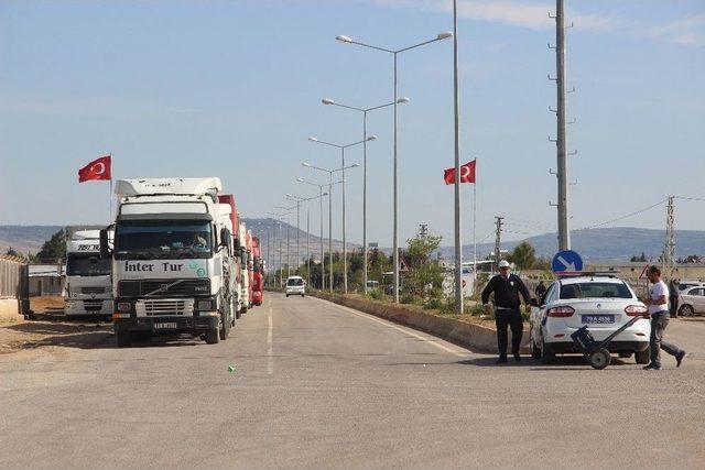 Öncüpınar Sınır Kapısı’nda Tır Yoğunluğu