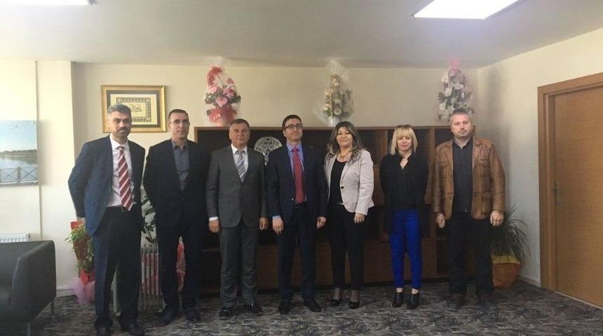 Satives Derneği Kapaklı&rsquo;nın Gelişimi İ&ccedil;in Kaymakam Y&uuml;zer&rsquo;le Bir Araya Geldi