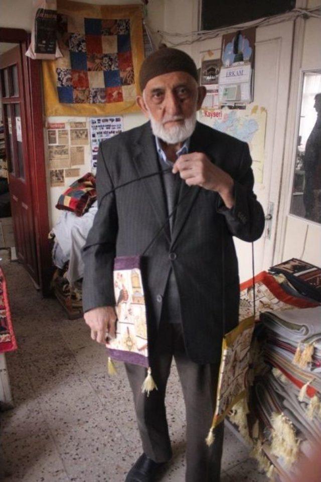 (&ouml;zel Haber) 87 Yaşında Ge&ccedil;imini &Ccedil;anta Yaparak Sağlıyor 1