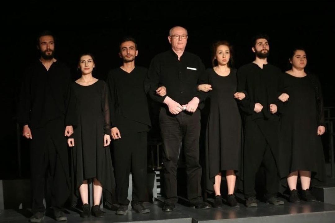 &rsquo;tutuklu Şiirler&rsquo; Adlı Oyunun Pr&ouml;miyeri Ger&ccedil;ekleştirildi