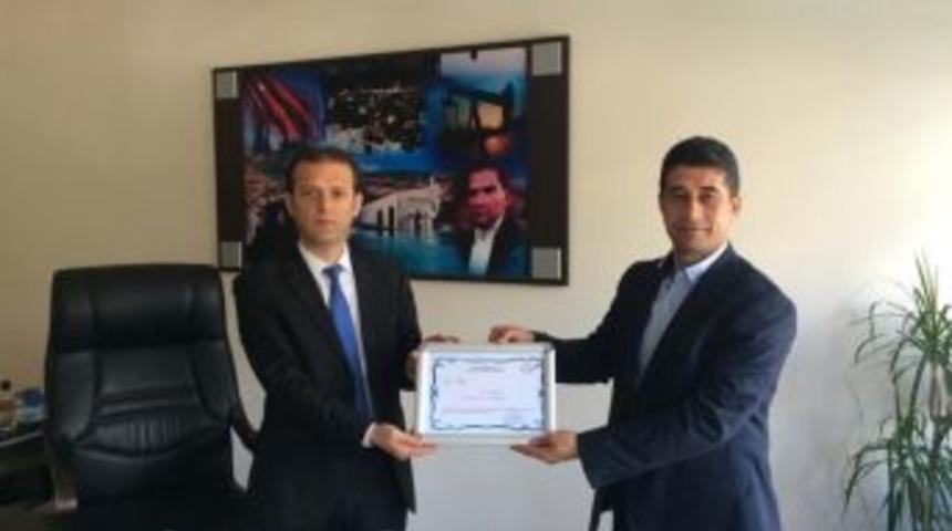 Batmanlı İş Adamı Milli Eğitime Bin 500 Kitap Hediye Etti