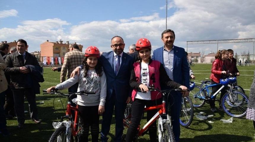 Kartepeli &Ccedil;ocuklar Bisikletlerine Kavuştu