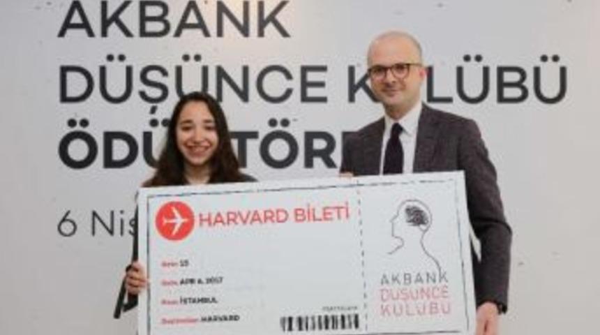 Akbank "y-Kuşağı Banka Tasarımı" Birincisini Harvard Yaz Okulu'na Yolluyor