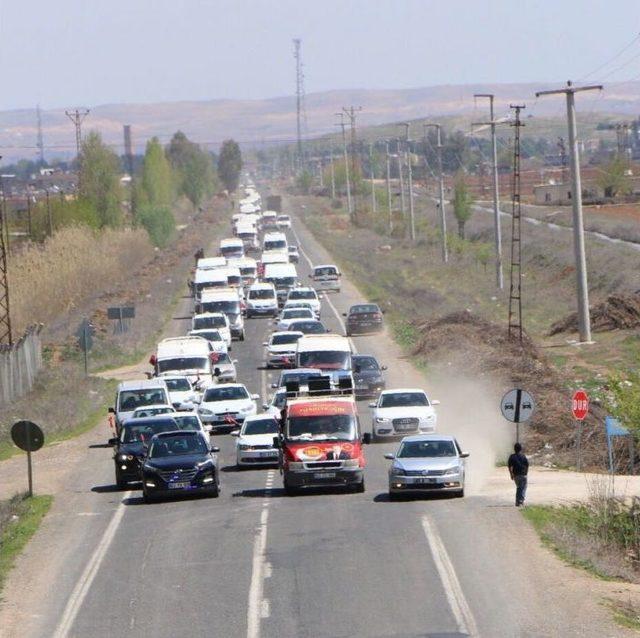 Şanlıurfa’da Düğün Gibi Miting Konvoyu