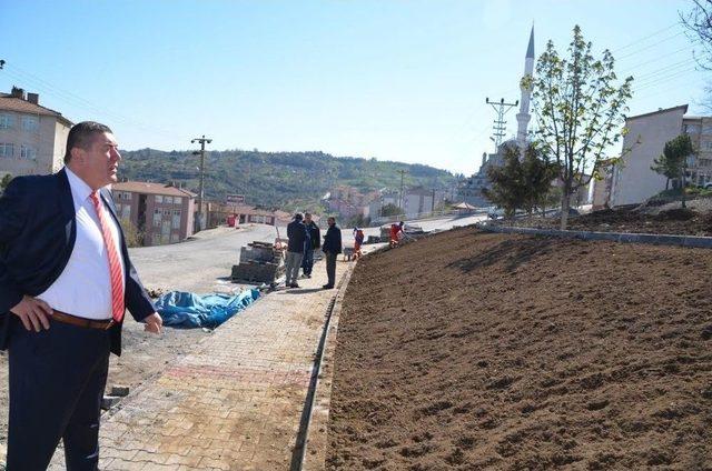 Belediyenin Yol Yapım &Ccedil;alışmaları S&uuml;r&uuml;yor 1