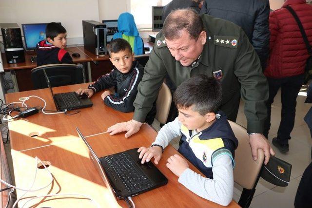 Yozgat’ta Öğrenciler İçin Bilişim Sınıfı Oluşturuldu