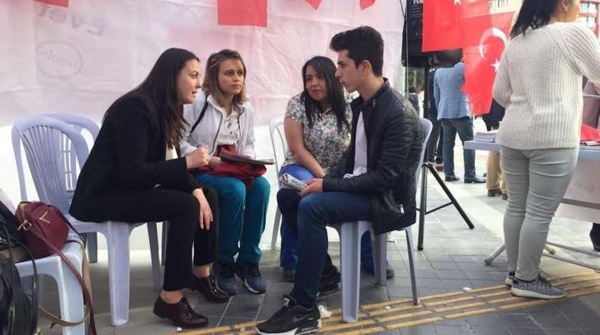 Başkan &Ouml;zlem Yal&ccedil;ın, &rsquo;evet&rsquo; &Ccedil;adırlarında Vatandaşlarla Buluştu