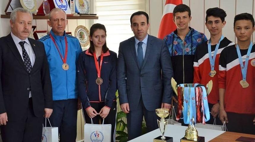 Bilecikli Atletler &Ccedil;oklu Branşlar T&uuml;rkiye Atletizm Şampiyonasında B&uuml;y&uuml;k Başarı Kazandı