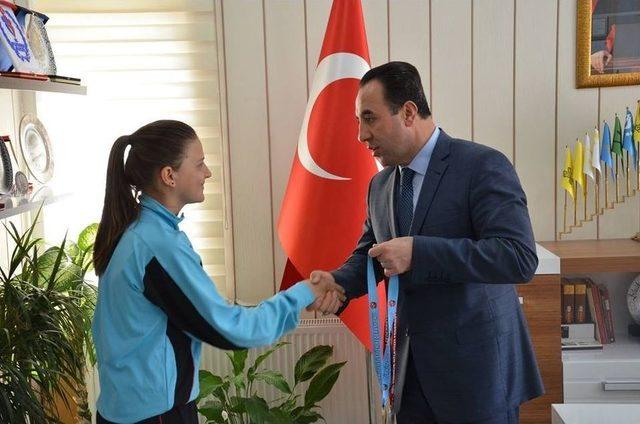 Bilecikli Atletler Çoklu Branşlar Türkiye Atletizm Şampiyonasında Büyük Başarı Kazandı