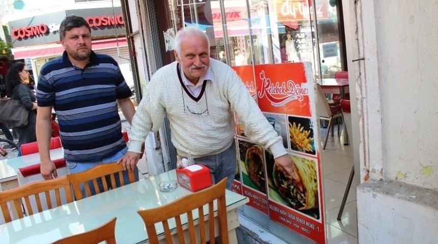 Ayvalık&rsquo;ta İş Yerlerine Giren Kişi Yada Kişiler Bozuk Paraları &Ccedil;aldı