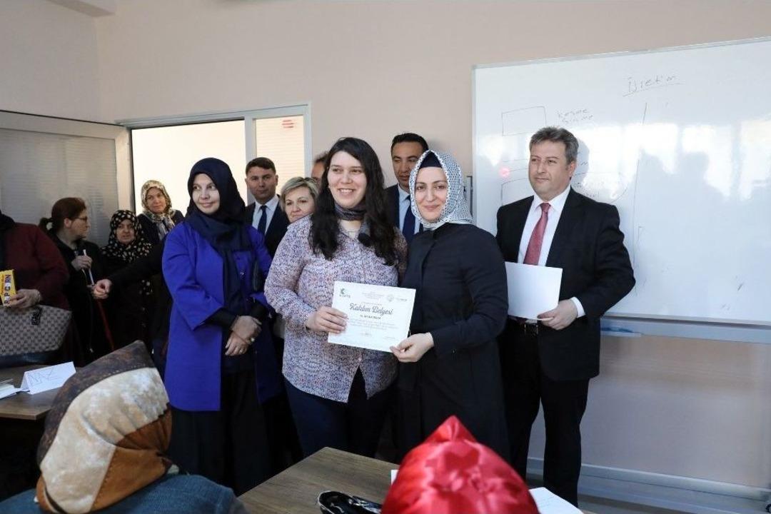Kadın K&uuml;lt&uuml;r Merkezi İlk Mezunlarını Verdi