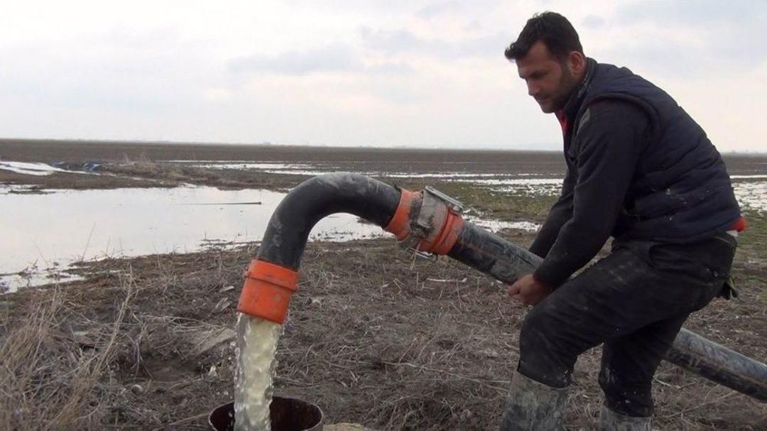 Y&uuml;zey Suları Boru D&ouml;şenerek Kuyulara Aktarılıyor