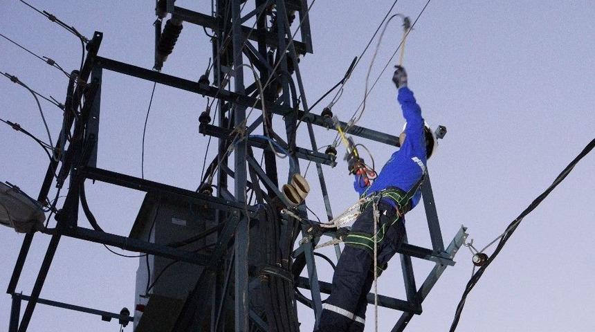 Toroslar Edaş Mersin&rsquo;de Bakım, Onarım Ve Yatırım &Ccedil;alışmalarını S&uuml;rd&uuml;r&uuml;yor