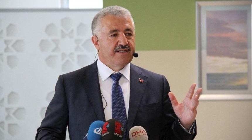 Ulaştırma Bakanı Arslan, Fabrika İş&ccedil;ileriyle Buluştu