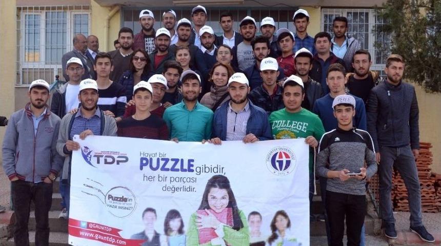 Ga&uuml;n &Ouml;ğrencilerinden Mehmet Gezer İlk Ve Orta &Ouml;ğretim Okuluna Destek