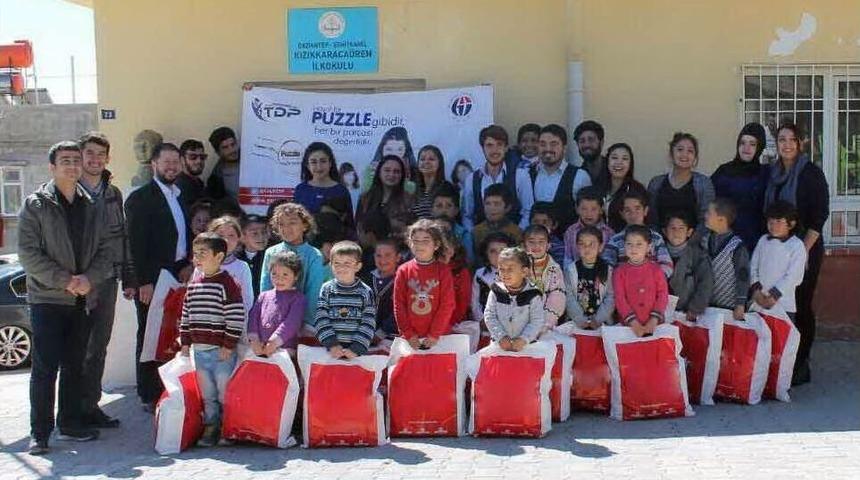 Ga&uuml;n&rsquo;l&uuml; &Ouml;ğrencilerden K&ouml;y Okullarına Yardım