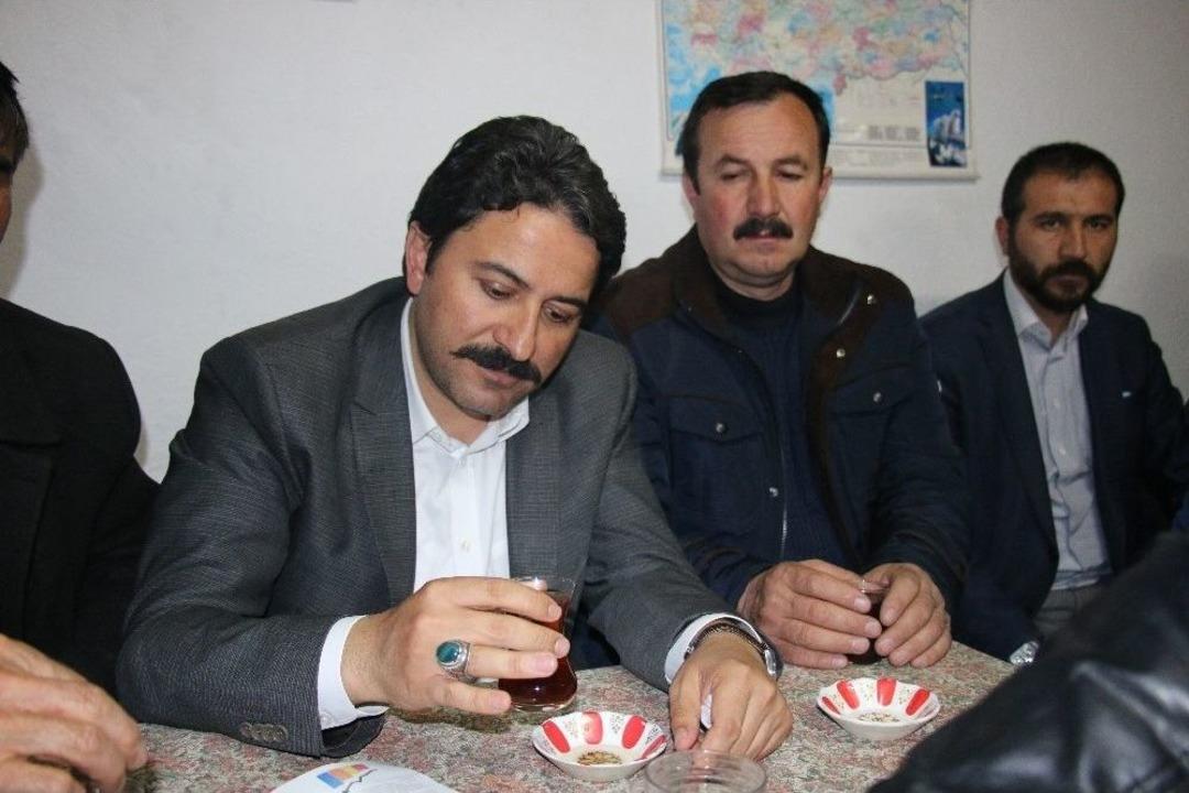 Yorgunluğunu K&ouml;z &Ccedil;ayıyla Attı