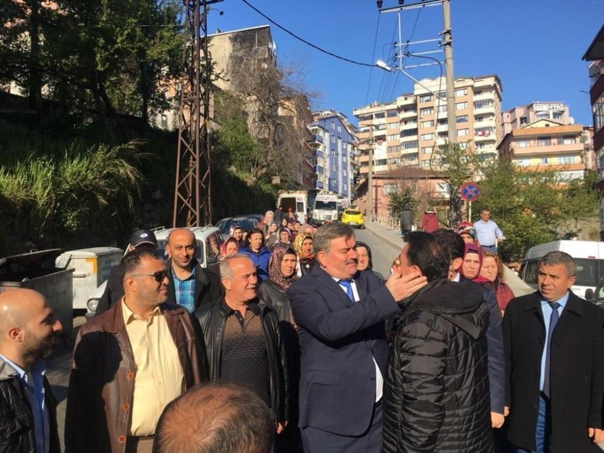 &Ccedil;aturoğlu Ve &Ccedil;akır Kapı Kapı Dolaşıp &lsquo;evet&rsquo;e Destek İstedi