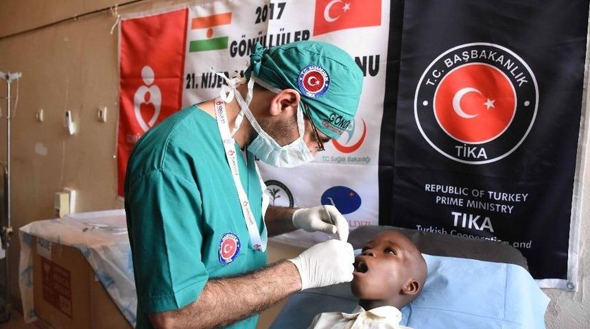 Tika Ve Biseg İşbirliğinde Nijer&rsquo;e Sağlık &Ccedil;ıkartması