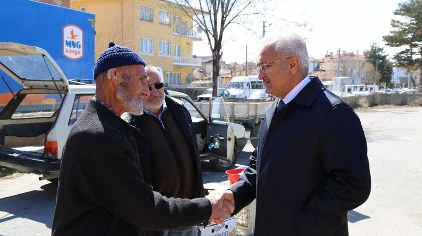 Başkan Pazarı Gezdi