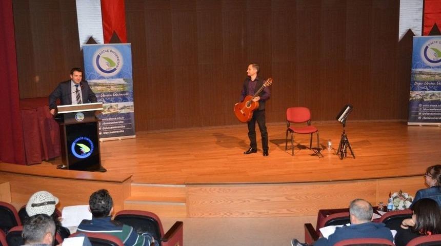 D&uuml;zce &Uuml;niversitesi&rsquo;nde Gitar Resitali Ger&ccedil;ekleştirildi