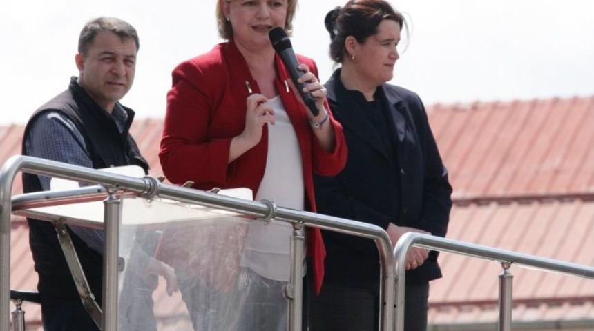 Sala Okununca Susan Chp&rsquo;li B&ouml;ke, Ardından "allah Kabul Etsin" Dedi