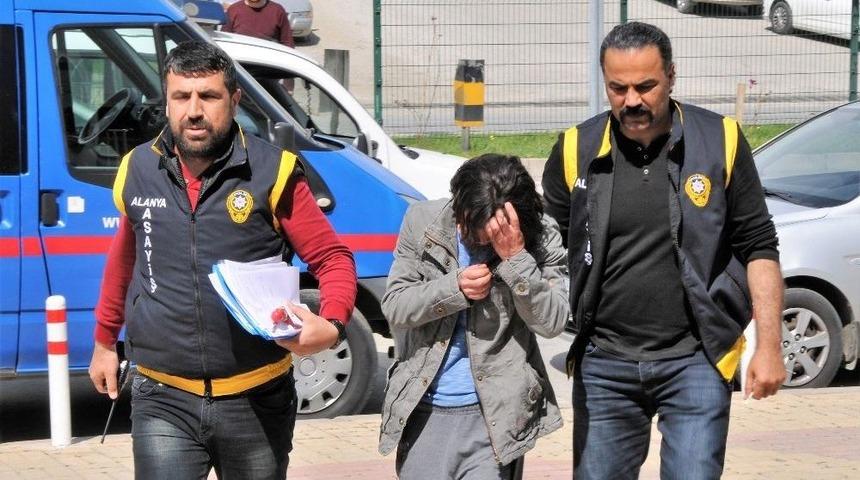 Okul Hırsızı Yakayı Ele Verdi