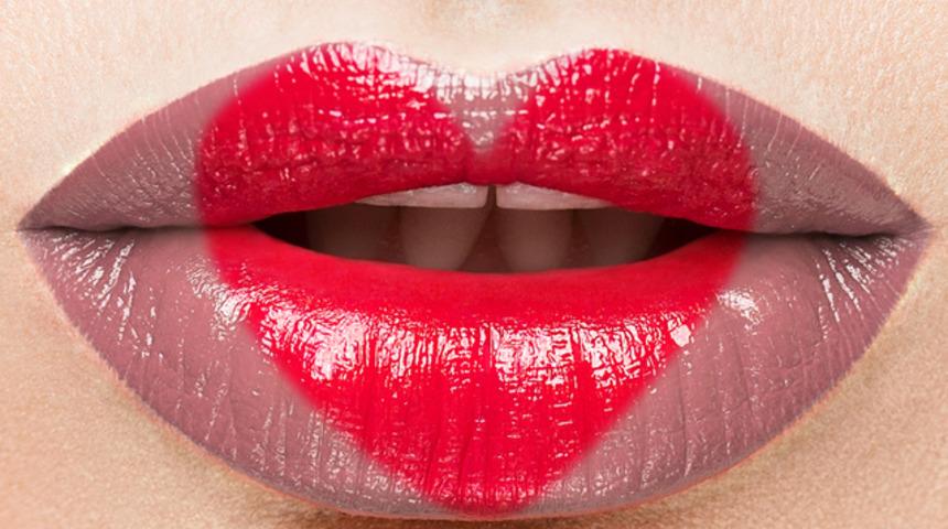 Hollywood Lift ile ifadenizi değiştiren dudak estetiği 