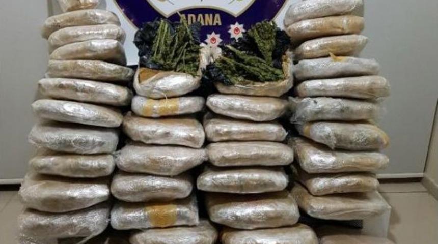 Kalas Y&uuml;kl&uuml; Kamyonette 116 Kilo Esrar Ele Ge&ccedil;irildi