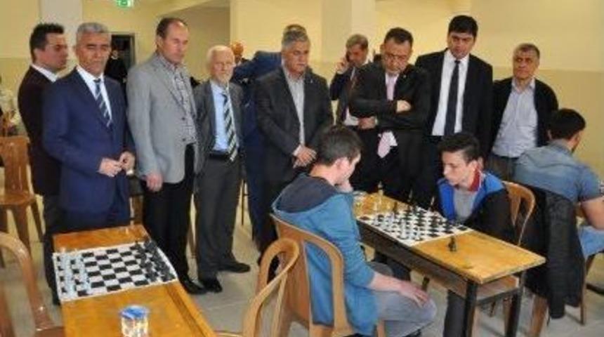 Simav&rsquo;da Satran&ccedil; Turnuvası
