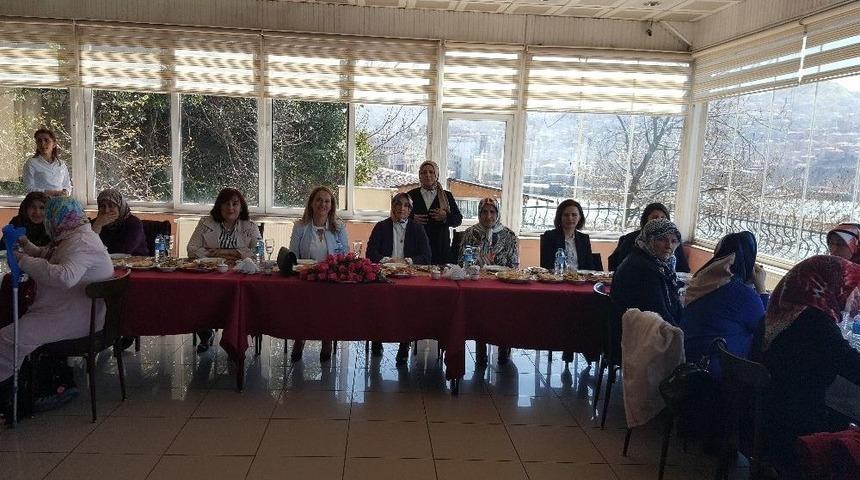 Neriman Kaban, Şehit Aileleriyle Buluştu