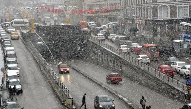 Erzurum'a 11 Nisan Karı