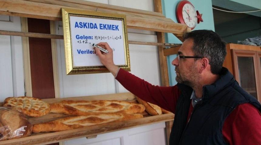 &rsquo;askıda Ekmek Var&rsquo;