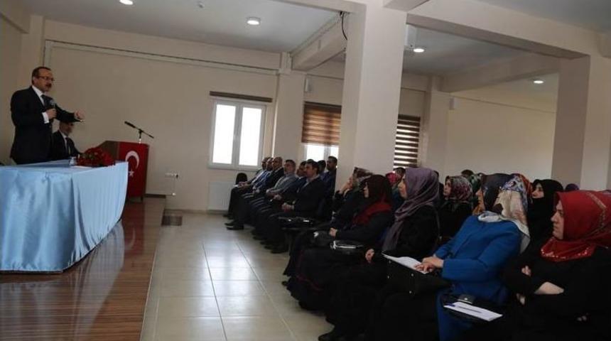 Vali Yavuz Kur&rsquo;an &Ouml;ğreticileriyle Buluştu