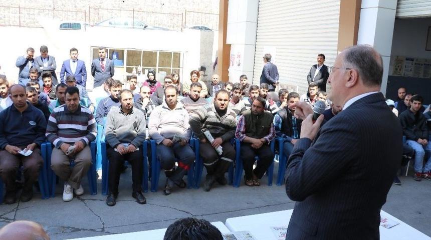 Ko&ccedil;er Fabrika İş&ccedil;ileriyle Buluştu