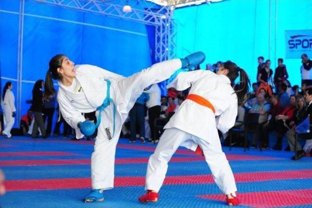 T&uuml;rkiye Minikler Yıldızlar Karate Şampiyonası Başladı 3