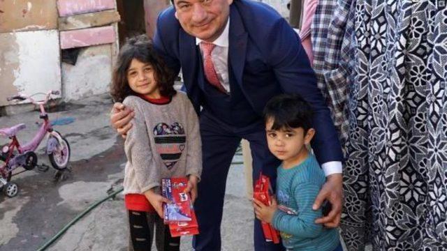 Çocukların Çöpteki Defter-Kalem Sevinci (2)