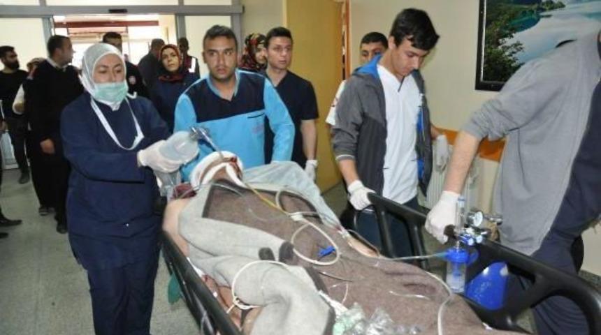 Kontrol Noktasından Kaçan Otomobilden Polise Ateş: 1'i Yaralı, 2 Gözaltı