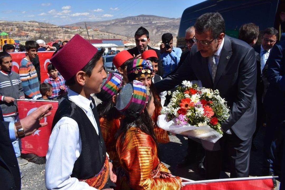 G&uuml;mr&uuml;k Ve Ticaret Bakanı B&uuml;lent T&uuml;fenkci: