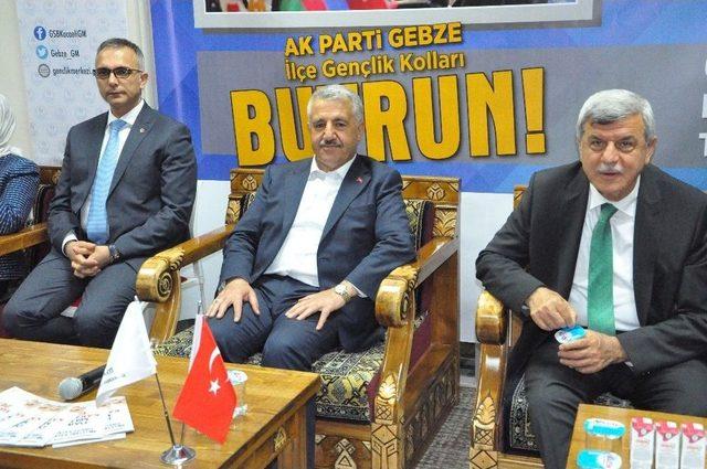 Bakan Arslan, Gebze’de Gençlerle Bir Araya Geldi