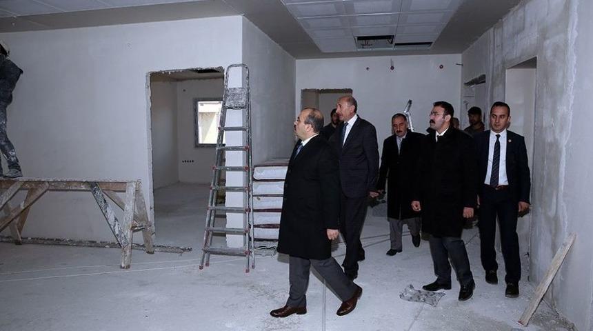 Vali Ustaoğlu, Asp İl M&uuml;d&uuml;rl&uuml;ğ&uuml; Binasında İncelemelerde Bulundu