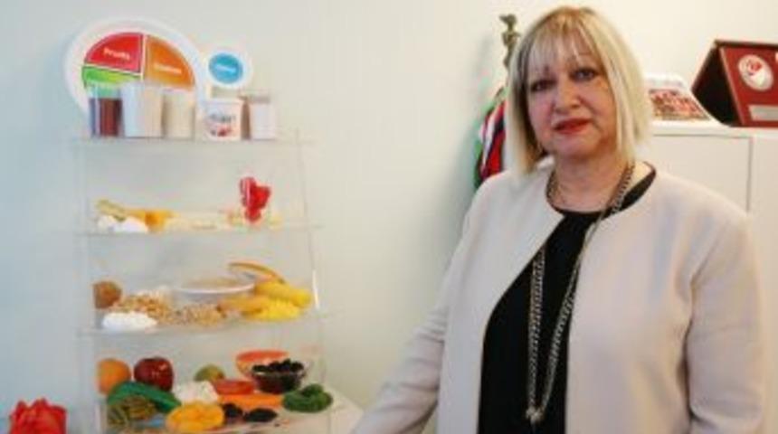 (&ouml;zel Haber) Profes&ouml;rden M&uuml;fredata &ldquo;beslenme&rdquo; &Ouml;nerisi