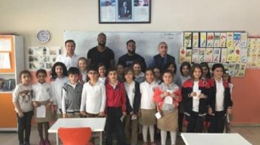 Lens'ten &Ouml;ğrencileri Sevindiren Ziyaret &nbsp;