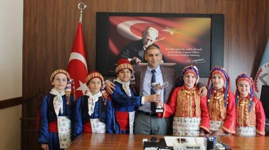 Halk Oyunları &Ouml;ğrencilerinden İl Milli Eğitim M&uuml;d&uuml;r&uuml; Aşım&rsquo;a Ziyaret