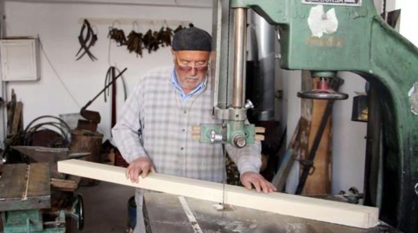 Minyat&uuml;r At Arabası Yapıyor