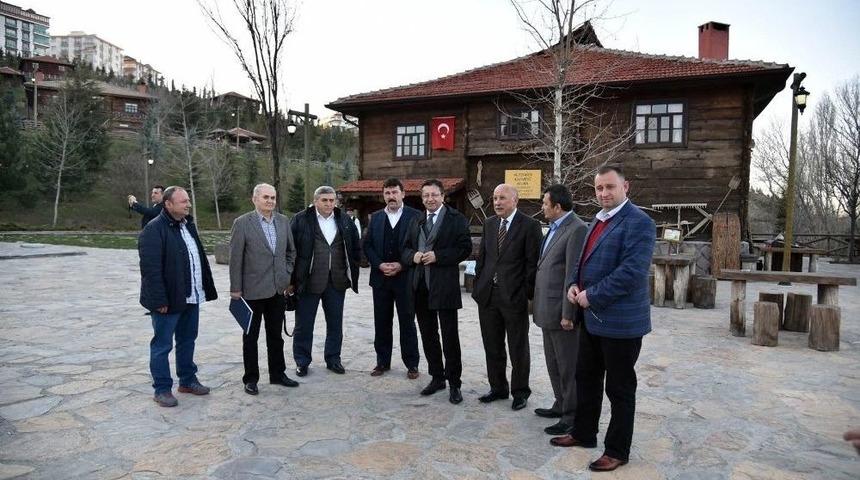 Başkan Tiryaki, D&ouml;rtdivanlı Hemşehrilerine Referandumu Anlattı