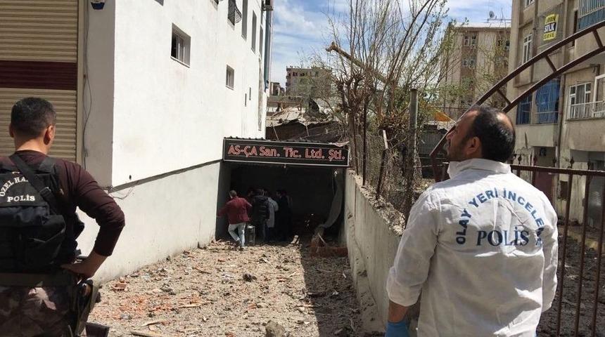 Ter&ouml;ristler Emniyet Binalarının Altına T&uuml;nel Kazarak Patlayıcı Yerleştirdi