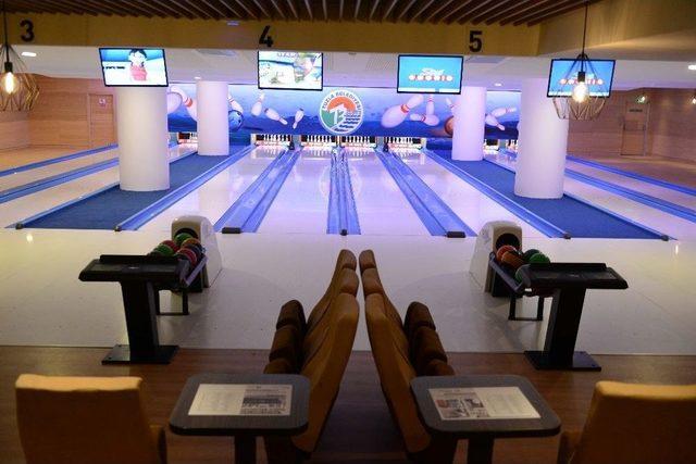 Tuzla’da Eğlencenin Yeni Adresi: Tuzla Belediyesi Buz Pateni Pisti Ve Bowling Salonu